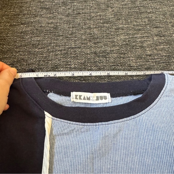 Woman's Linen Two-Tone Blue and Black T-Shirt - Picture 5 of 5